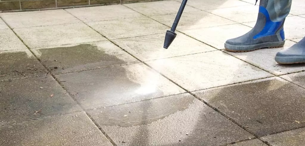 Terrasse vor/nach Reinigung